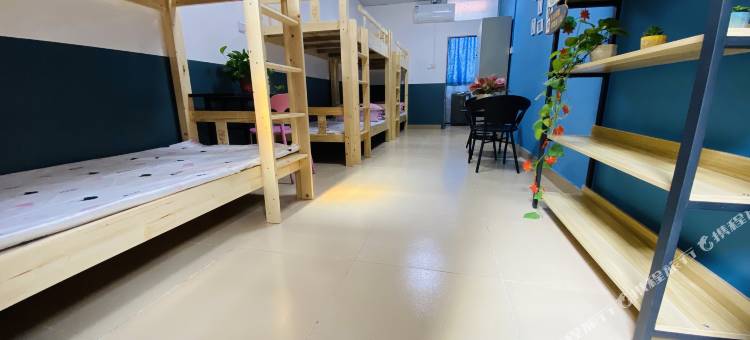途漫青旅(南宁三十三中地铁站广西机电工程学校店)图片