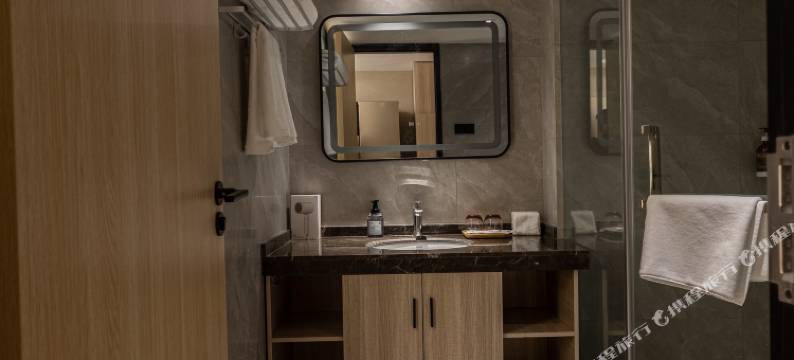 ReMAX热麦电竞酒店(宁波东部新城文化广场店)图片