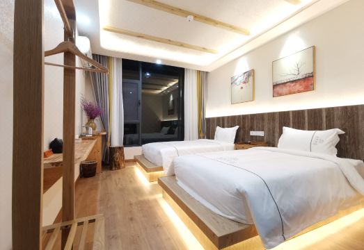 Fuxian Lake Yunli Inn Hotel Overview