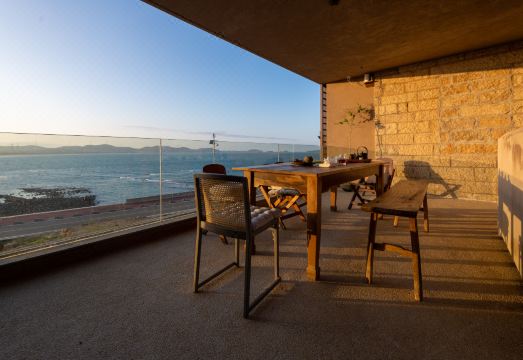 Yueji Lancuo Guesthouse over view