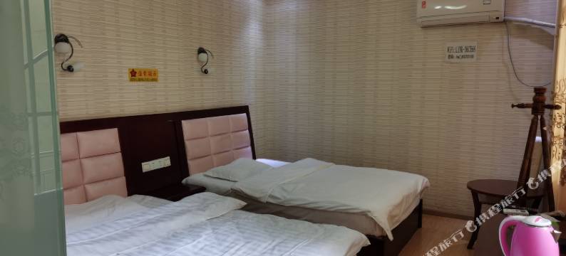 泸定天空之城商务酒店图片