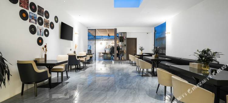 喜云开设计师海景客栈(洱海生态廊道店)图片