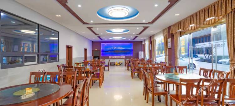 诗酒年华湖畔山居图片