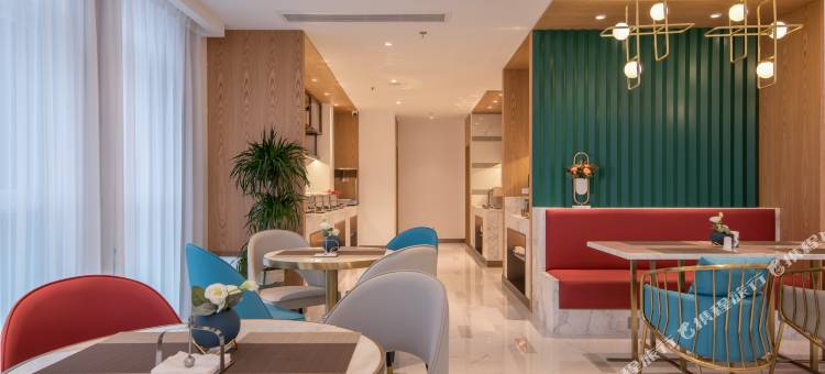 白玉兰商务酒店(焦作远大未来城高铁站店)图片