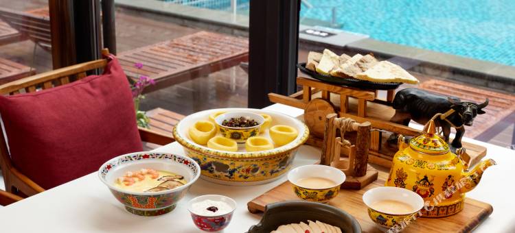 稻城亚丁花间岭·杜鹃谷温泉酒店图片