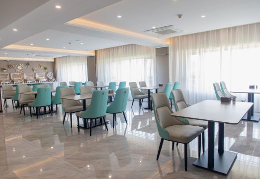 Tongyi Business Hotel Hotel Overview