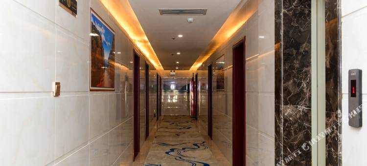 轻住·鑫都酒店(韩城民杨夜市店)图片