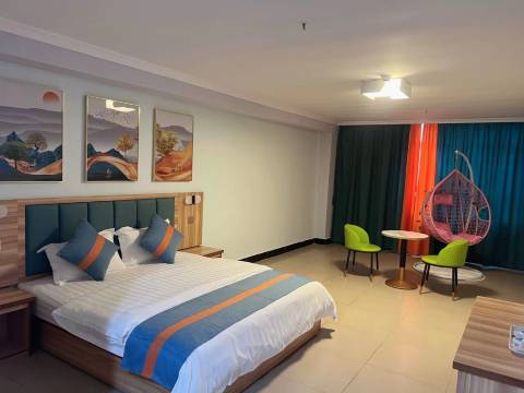 庆枫轻奢公寓(厚街万达广场店)