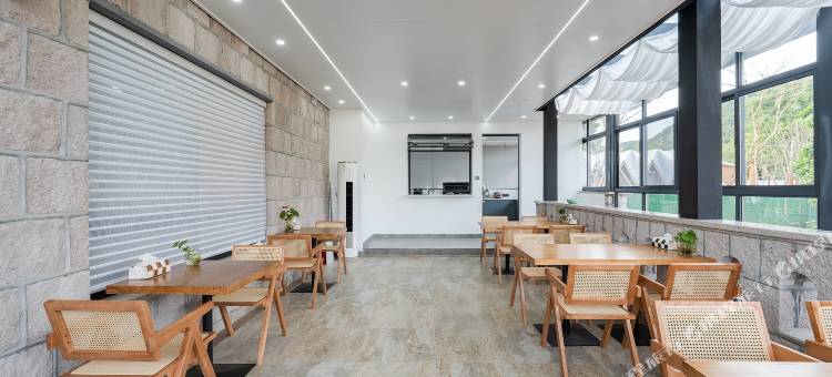 临湖VILLA民宿(莫干庾街·庾村公园店)图片