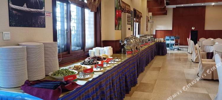 那秋药泉山居图片