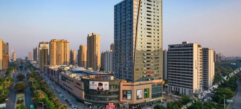 博语华庭酒店(长兴利时广场店)图片