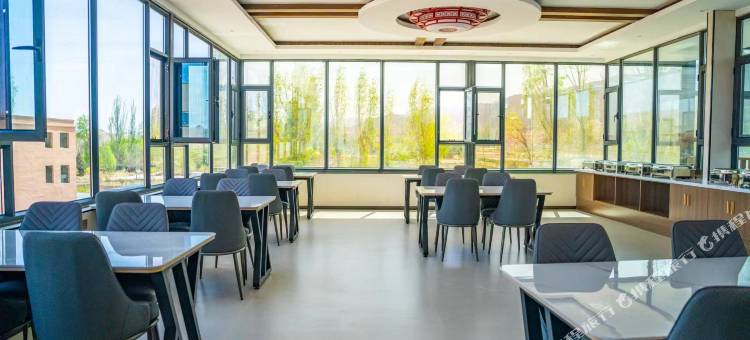 一路亚朵酒店(张掖七彩丹霞景区店)图片