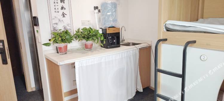 美誉青年民宿(高新万科广场店)图片