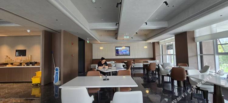 银川金凤通达南街亚朵酒店图片
