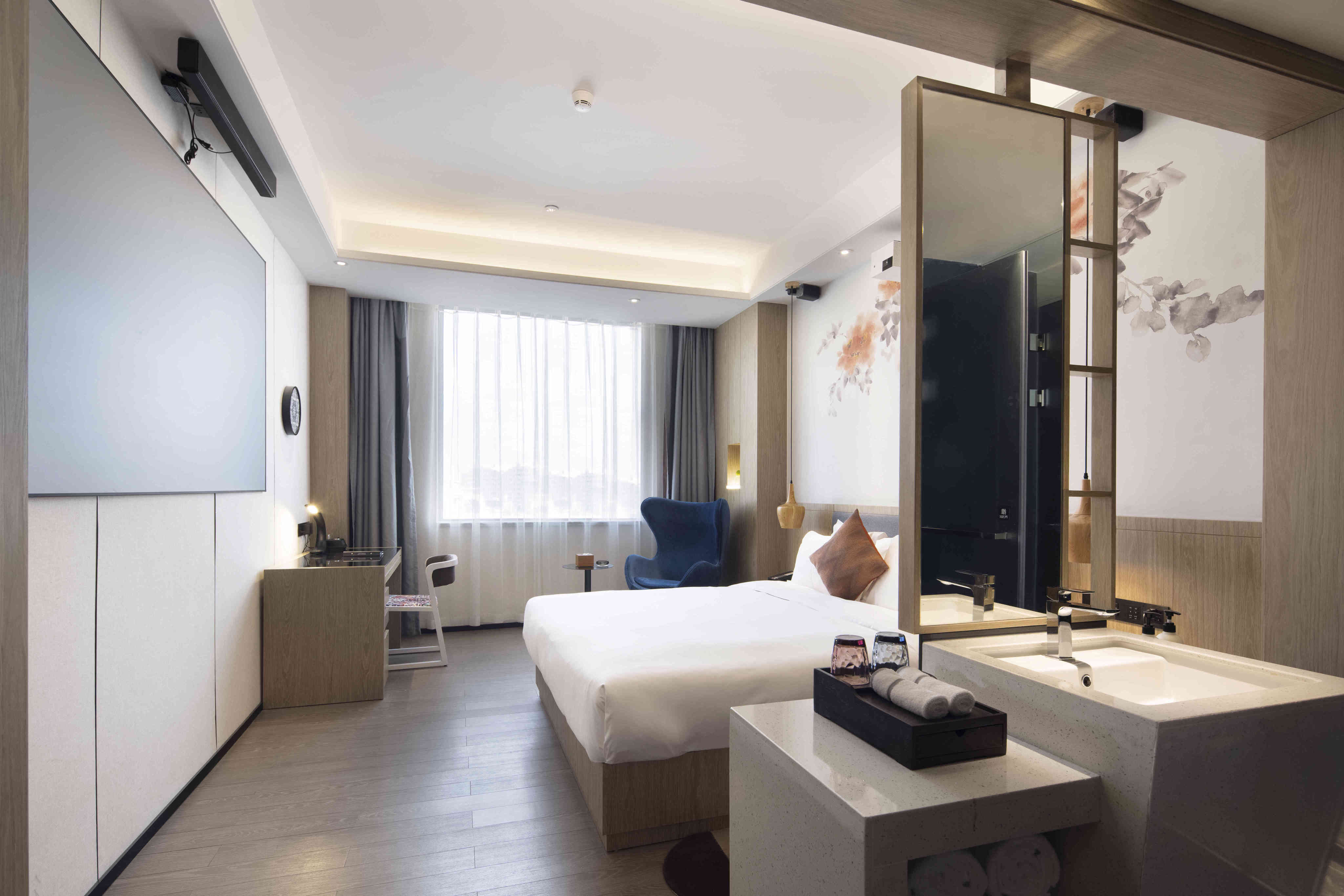 Paco Hotel (Huazhou Shifu Square)Over view