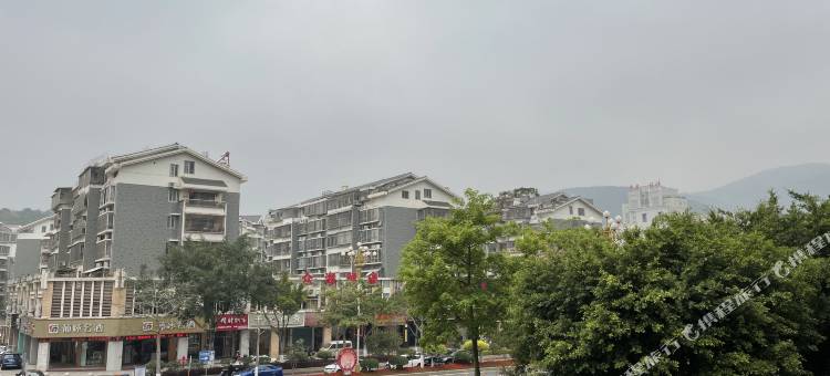 艾特红房吧精品酒店(莆田安福电商城莆田学院店)图片