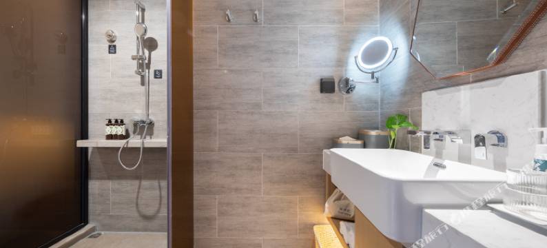 武汉大学八一路亚朵酒店图片