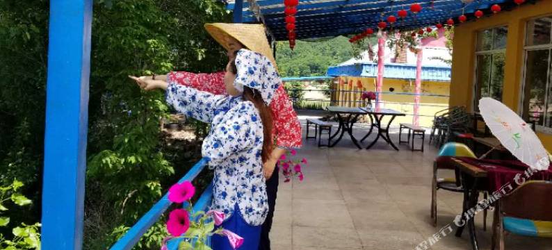 蛟河插树岭湖滨山庄图片