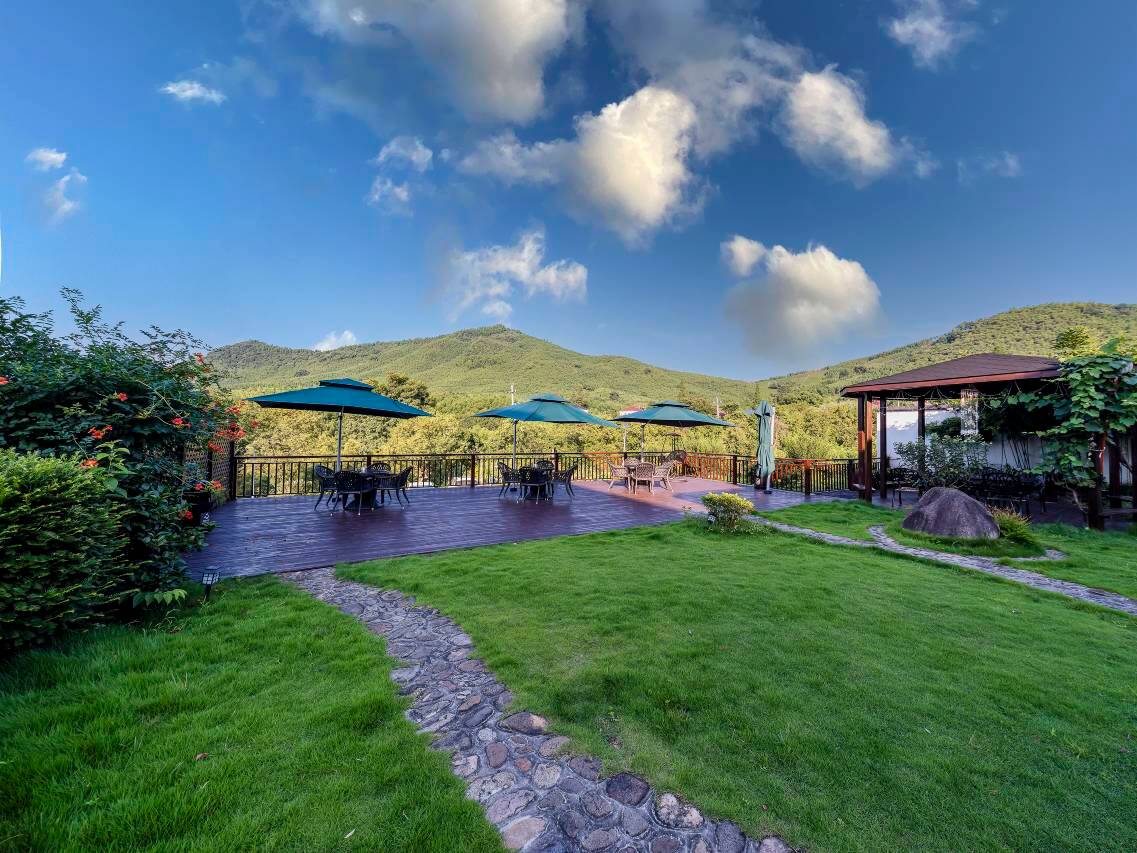 莫干篱竹喜悦花开客栈