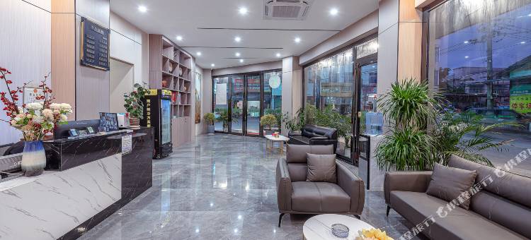 玉林凤鸣酒店(樟木镇汽车站店)图片