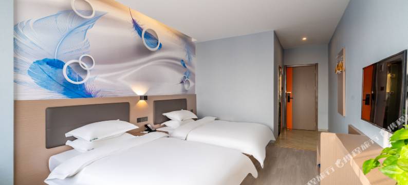 中怡精品酒店(潜山市雪湖里历史文化街区天柱山旅游客运站店)图片