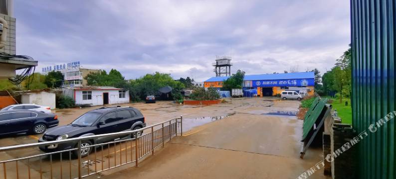 叶县金城主题宾馆图片