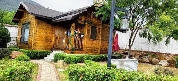 鸣鹿堂房车露营地图片