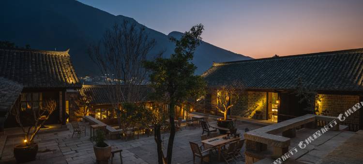夜泊巫山图片