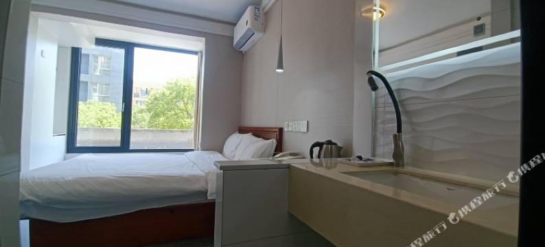 莲花湖畔杨梅树宾馆(江苏消防鉴定站店)图片