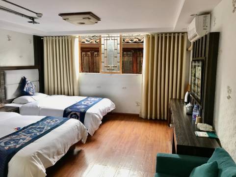 西江千户苗寨苗阿丽民宿(观景台店)