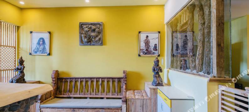 昆明原始部落高颜值酒店(呈贡大学城高铁南站店)图片