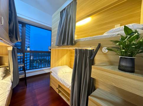 美景青年公寓(深圳北站红山地铁站店)