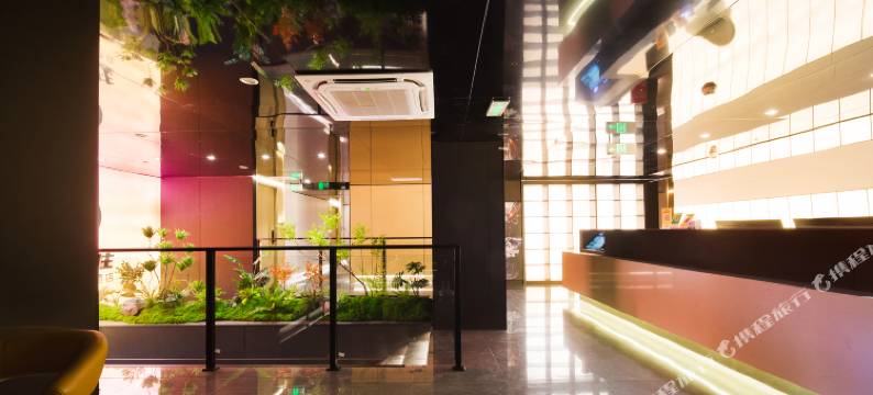 云娱电竞酒店(龙泉驿吾悦广场店)图片