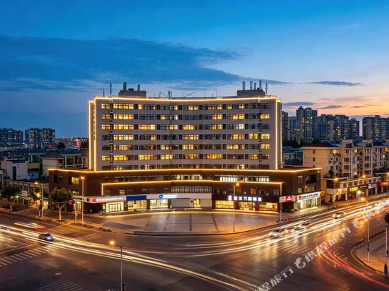 艺龙万国酒店(扬州仪征工农路地铁站店)