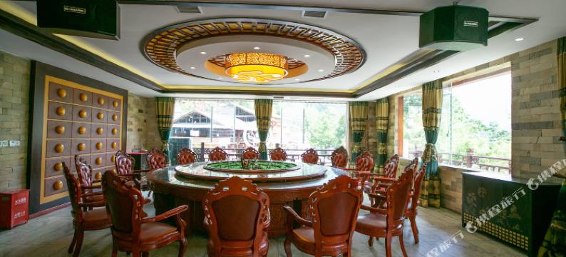 海螺沟木林森村温泉酒店图片