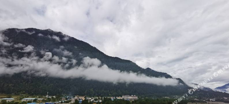 波密云泊大酒店图片