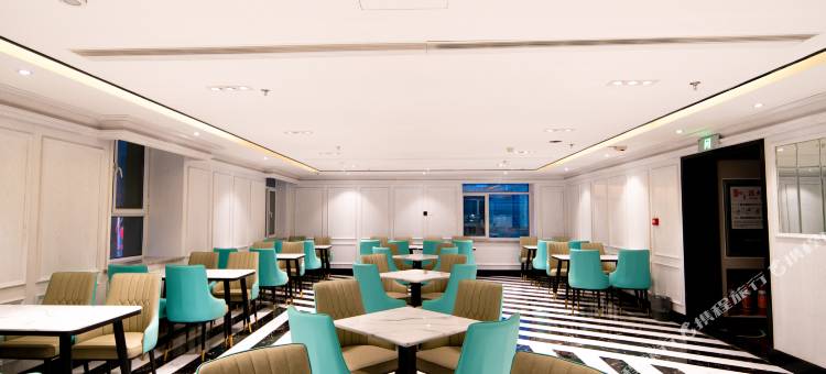 漫悦居酒店(乌鲁木齐铁路局美居店)图片