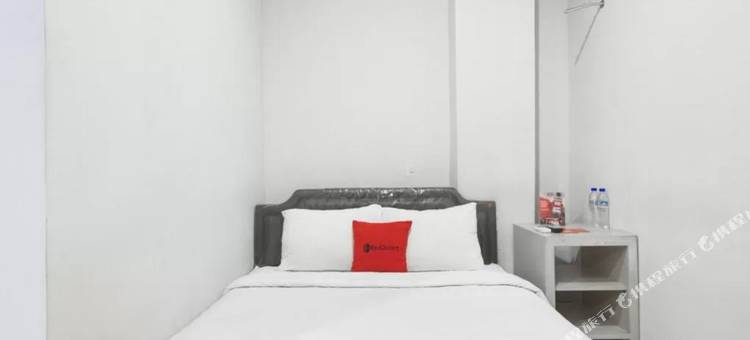 泗水红多兹斯瓦兰克托酒店(RedDoorz near Suroboyo Carnival Park)图片