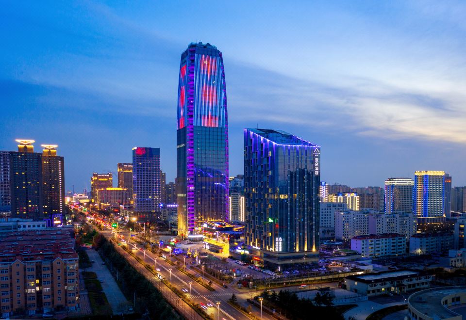 日照安泰广场亚朵酒店外景图