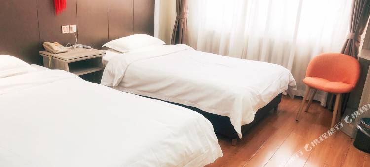 轻住·鑫厦优选酒店(包头维多利摩尔城火车东站店)图片