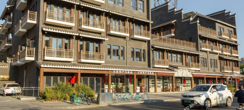 象湖艳阳天公寓(南昌南京西路店)图片