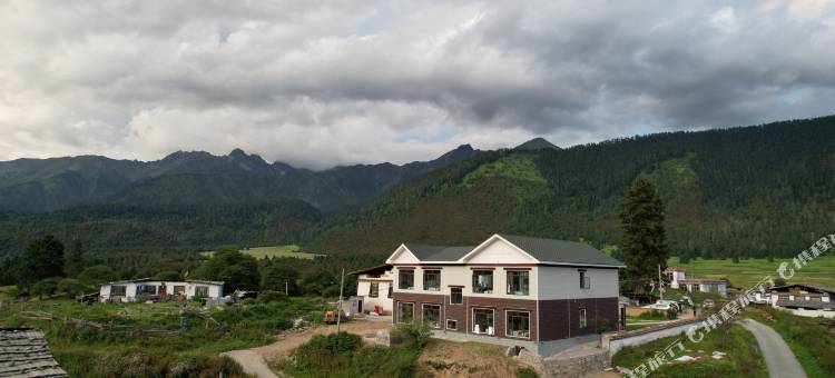 林芝玉如月亮精品民宿图片