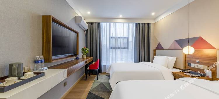 铂曼酒店(潍坊临朐汽车总站店)图片