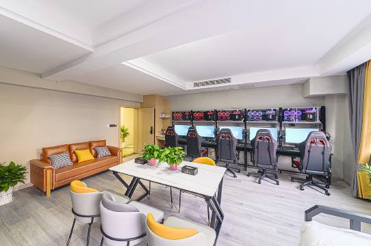 爱吾电竞民宿(万州高铁北站店)