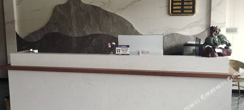 阿拉善左旗吉兰泰亿鑫商务宾馆图片