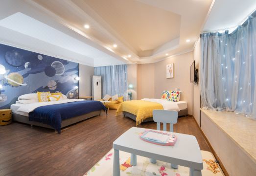 Chengdu Great Hotel (Panda Base) Hotel Overview