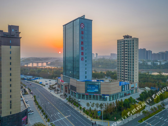 邓州瑞华鹏逸酒店