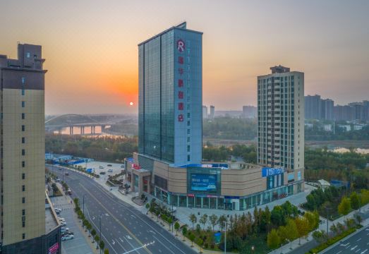 邓州瑞华鹏逸酒店外景图