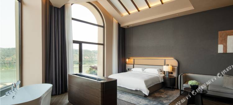 栖尘酒店(屏山县3A体育公园马湖公园店)图片