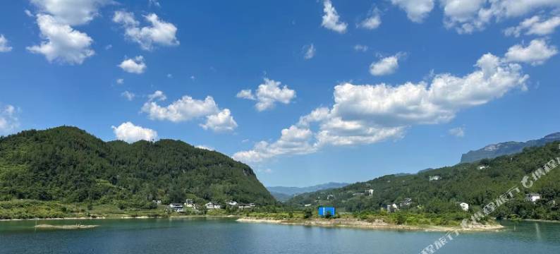 正安蓝湖民宿图片